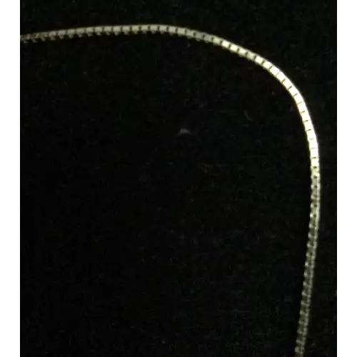 14k 1.4g Yellow Gold Chain Necklace. 18