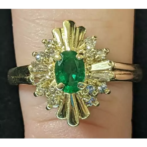 14k Yellow Gold 4.8 Grams Vintage Diamond and Emerald Cocktail ring size 7 (5)