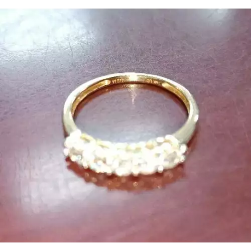 5 Diamone Yellow Gold ring .75 Carat 14k 2.8g Size 10