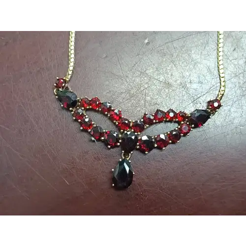 Garnett and Gold 14k Necklace 10.5g 16